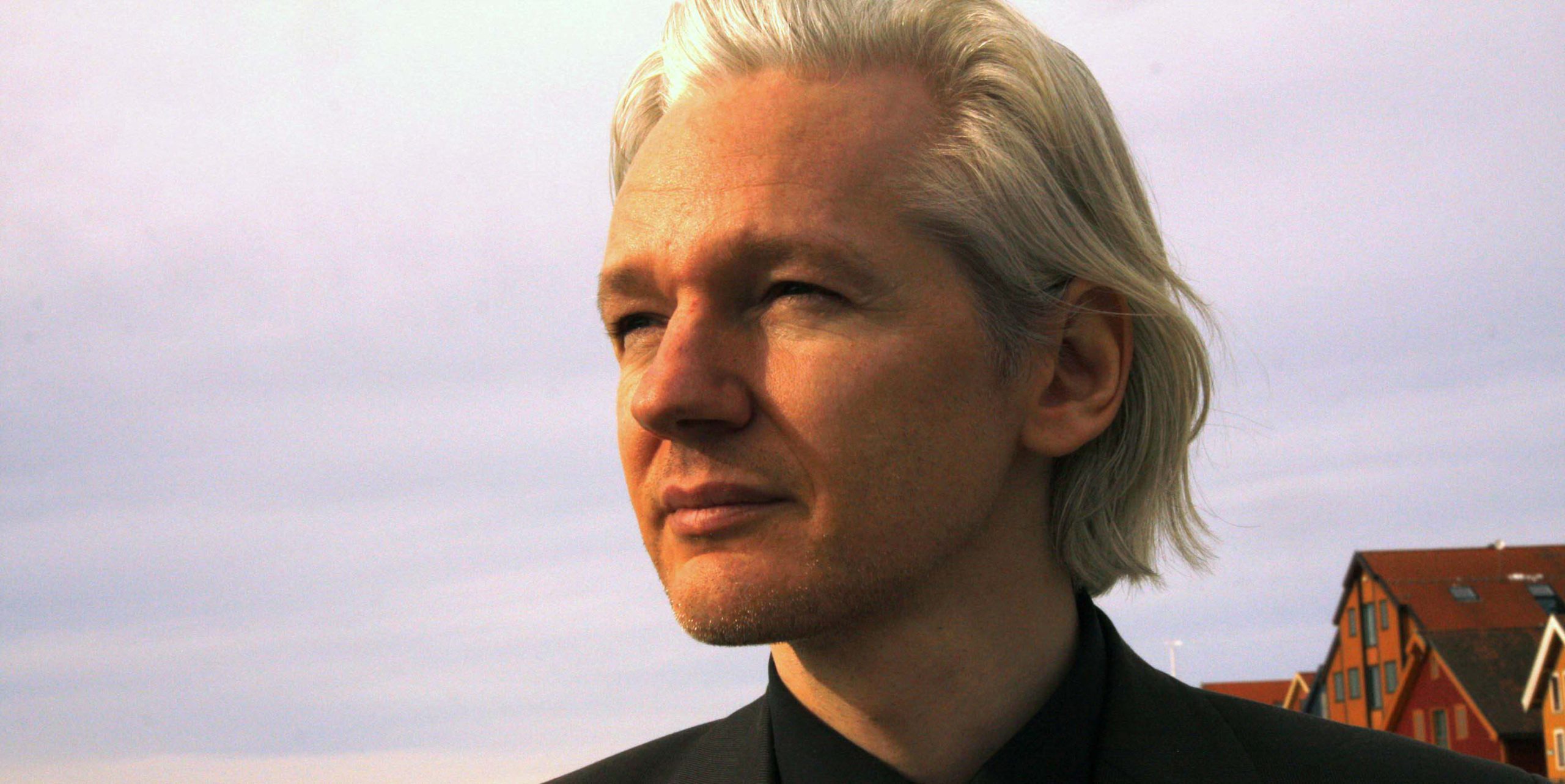 A história do refúgio de Julian Assange