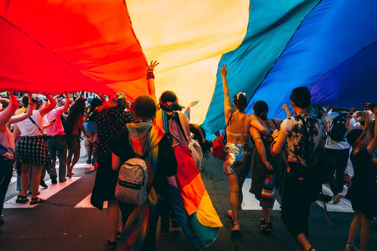 O que é o Dia do Orgulho LGBTQIAP+? Qual sua origem?