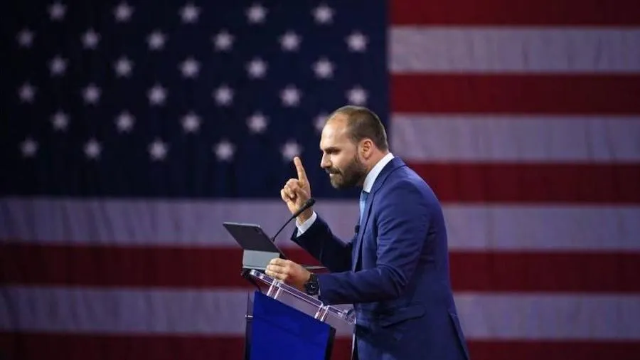 Por que tantos aliados de Bolsonaro foram parar nos EUA?